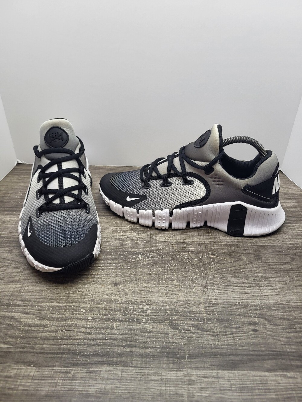 Nike Free Metcon 4 Training White Black Grey Gradient Womens Size 9 Shoes